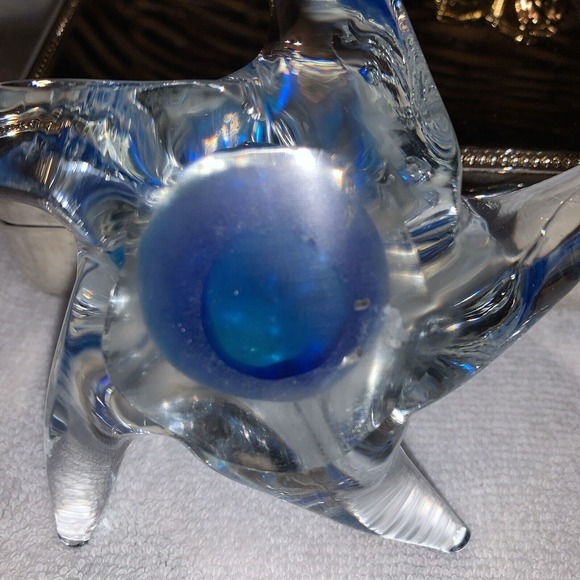 Vtg. Art Glass STARFISH Paperweight Clear, Bubbles, Blue , GLOWS in The Dark - Picture 7 of 11
